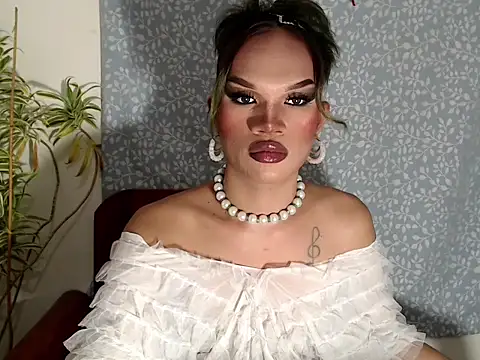 amandareddragon online show from December 20, 2025, 10:56 pm