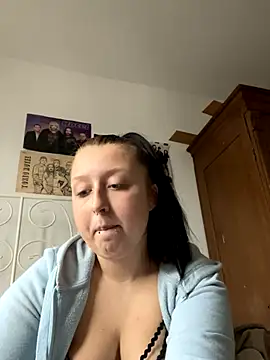 Snapshot of SweetieLina chatting on October 7, 2025, 8:04 am SweetieLina online show from October 7, 2025, 8:04 am