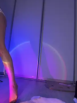 bunnyirisluv online show from April 15, 2026, 12:27 am