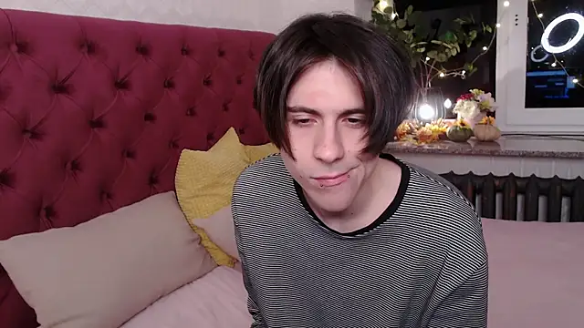 Ellis Rin online show from November 22, 2025, 8:40 pm