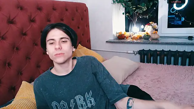 Ellis Rin online show from November 23, 2025, 6:40 pm