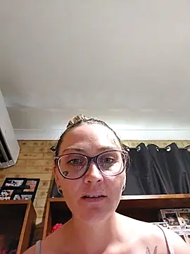 Snapshot of Sinful_Kait_XX chatting on November 5, 2025, 5:10 am Sinful Kait XX online show from November 5, 2025, 5:10 am