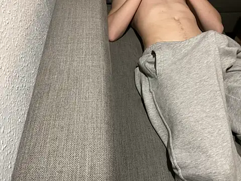 Snapshot of cuteboy19xxx chatting on March 18, 2026, 11:05 pm cuteboy19xxx online show from March 18, 2026, 11:05 pm
