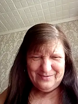 Apeesynka55211 online show from May 17, 2026, 7:52 am