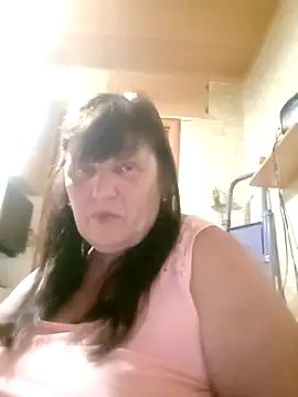 Apeesynka55211 online show from May 26, 2026, 8:40 pm