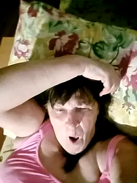 Apeesynka55211 online show from May 24, 2026, 5:35 pm