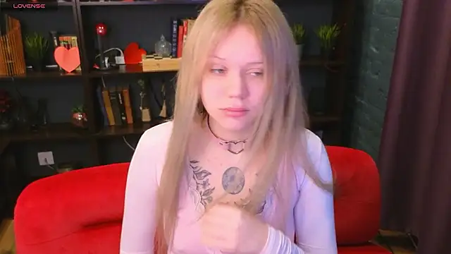 Snapshot of kitten_murray_ chatting on February 15, 2026, 5:41 am kitten murray online show from February 15, 2026, 5:41 am