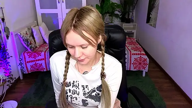 Snapshot of kitten_murray_ chatting on February 12, 2026, 1:55 pm kitten murray online show from February 12, 2026, 1:55 pm