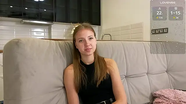 Snapshot of NicoleCollar chatting on October 8, 2025, 7:10 am NicoleCollar online show from October 8, 2025, 7:10 am