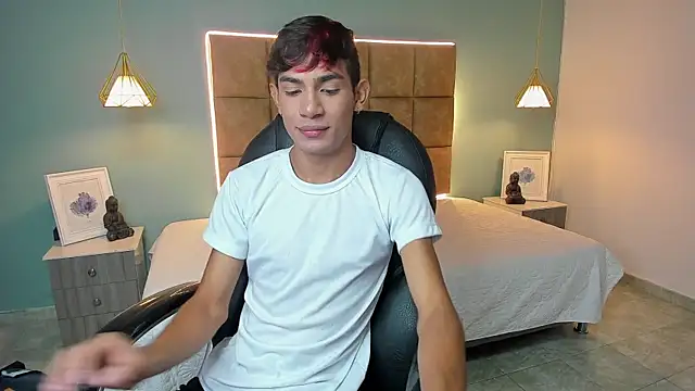 Snapshot of cherub_ chatting on November 25, 2025, 11:54 am cherub online show from November 25, 2025, 11:54 am