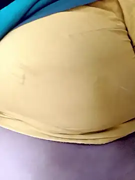 Snapshot of harinisree chatting on December 17, 2025, 4:17 am harinisree online show from December 17, 2025, 4:17 am