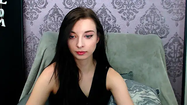 DominantLuna online show from April 30, 2026, 4:25 pm