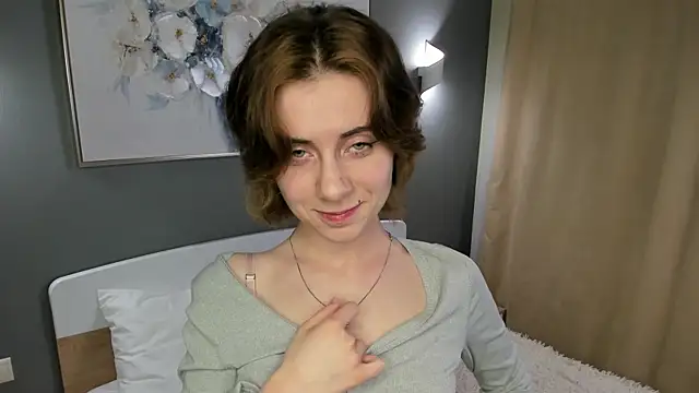 Snapshot of shyina_meow chatting on September 30, 2025, 4:35 pm shyina meow online show from September 30, 2025, 4:35 pm