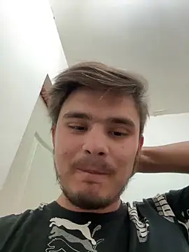 vvUMvv online show from April 15, 2026, 2:39 am