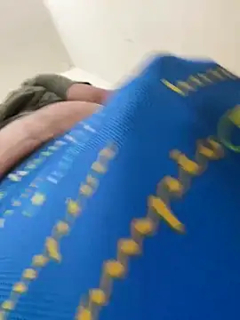 vvUMvv online show from April 14, 2026, 2:38 am