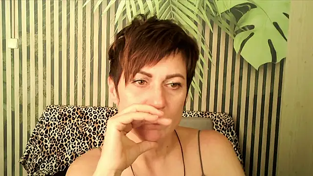 Snapshot of Ashley_Brookss chatting on October 1, 2025, 1:26 pm Ashley Brookss online show from October 1, 2025, 1:26 pm