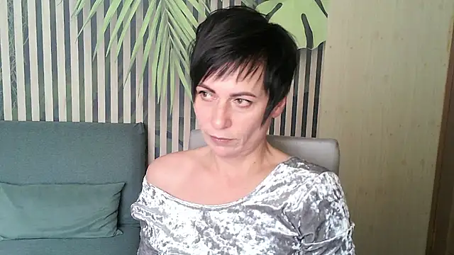 Ashley Brookss online show from October 23, 2025, 10:14 am