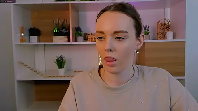 isla dior online show from December 16, 2025, 7:34 am