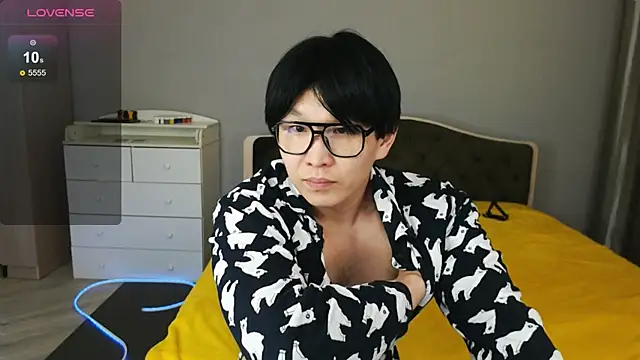 KaiChicken online show from April 14, 2026, 2:16 am