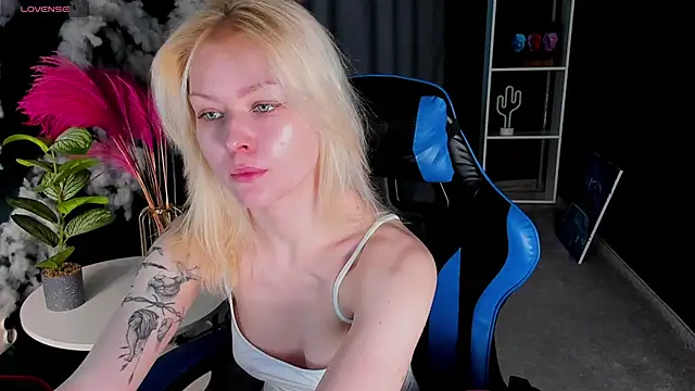 Callista a online show from May 26, 2026, 2:42 am