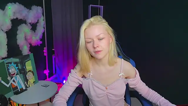 Callista a online show from November 16, 2025, 3:00 am