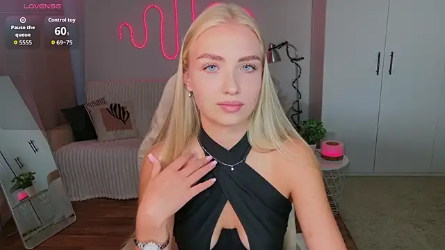 TessaGrays online show from July 17, 2026, 11:07 am