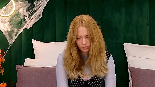 MelissaLiss online show from October 21, 2025, 3:11 pm