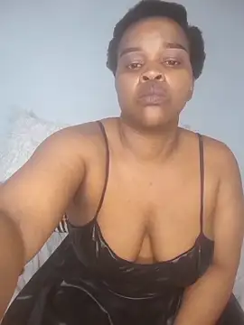 CynnxxxBarb online show from October 5, 2025, 1:13 pm