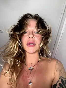 MiraLuna online show from October 14, 2025, 12:28 pm