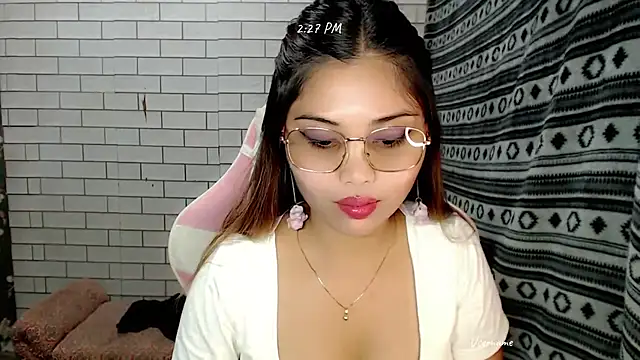 pinay old lover online show from November 9, 2025, 6:28 am