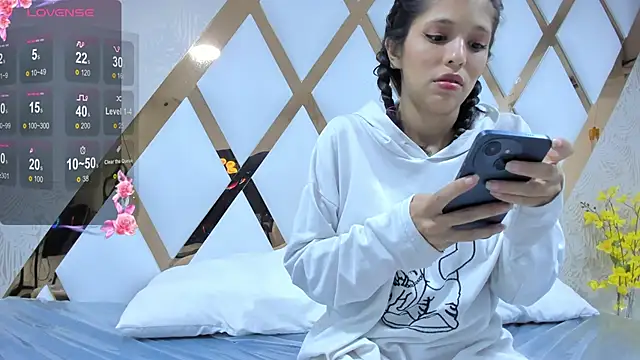 AlexaWillss online show from October 3, 2025, 9:05 pm