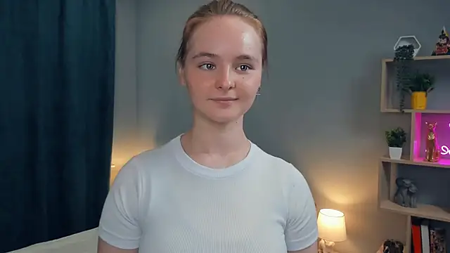 Snapshot of ChloeWestrum chatting on October 9, 2025, 6:47 am ChloeWestrum online show from October 9, 2025, 6:47 am
