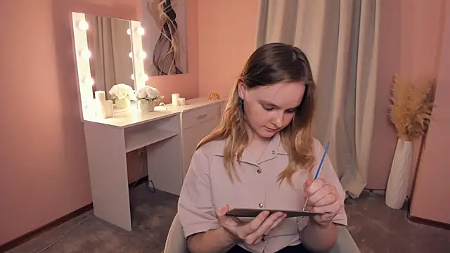 Snapshot of ChloeWestrum chatting on October 1, 2025, 8:41 am ChloeWestrum online show from October 1, 2025, 8:41 am
