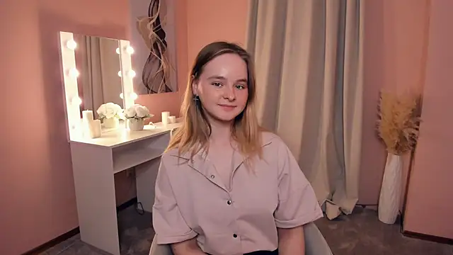 Snapshot of ChloeWestrum chatting on October 2, 2025, 8:40 am ChloeWestrum online show from October 2, 2025, 8:40 am