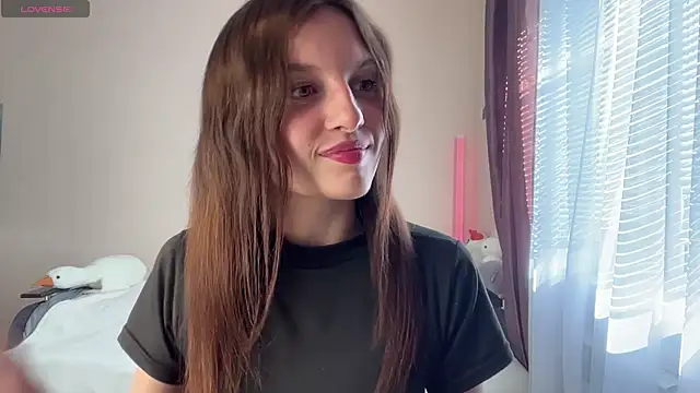 JanellHousen online show from June 27, 2026, 4:07 am