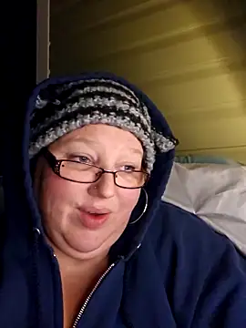 Snapshot of Budd_Bunney chatting on November 18, 2025, 1:10 am Budd Bunney online show from November 18, 2025, 1:10 am