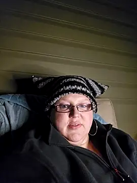 Snapshot of Budd_Bunney chatting on October 24, 2025, 1:04 am Budd Bunney online show from October 24, 2025, 1:04 am