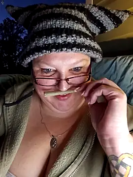 Snapshot of Budd_Bunney chatting on November 4, 2025, 10:57 pm Budd Bunney online show from November 4, 2025, 10:57 pm