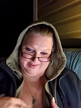 Snapshot of Budd_Bunney chatting on November 1, 2025, 12:28 am Budd Bunney online show from November 1, 2025, 12:28 am