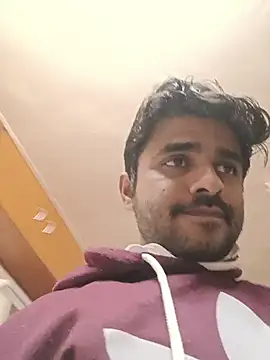 puneriboy32 online show from November 23, 2025, 3:33 pm