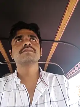 puneriboy32 online show from November 12, 2025, 7:56 am