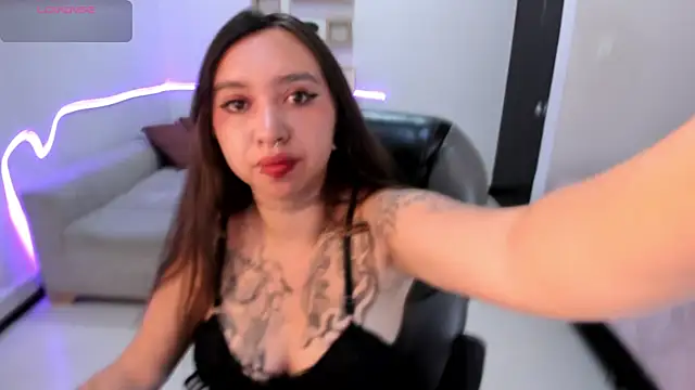 Scarlett  Cooper   online show from October 24, 2025, 12:37 pm