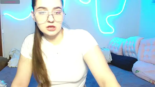 cutieblush online show from October 3, 2025, 11:28 pm