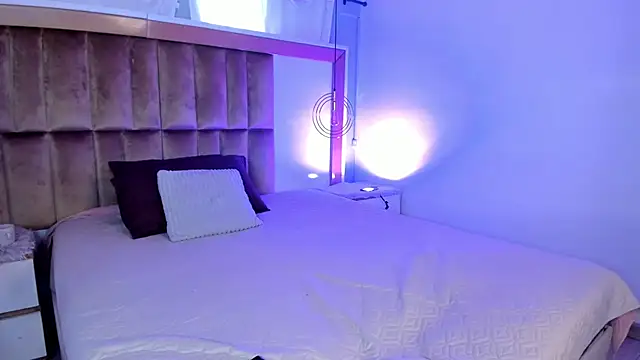 SamyShark online show from October 31, 2025, 6:26 pm