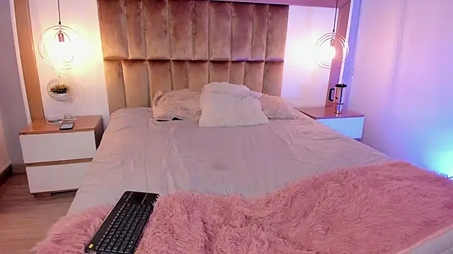 Snapshot of SamyShark chatting on January 15, 2026, 5:33 am SamyShark online show from January 15, 2026, 5:33 am