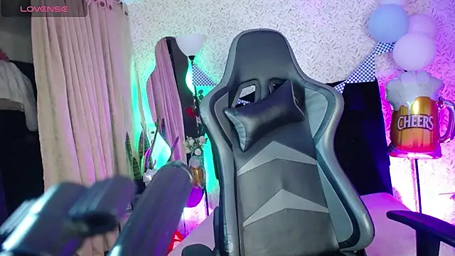 antia z online show from October 3, 2025, 9:05 pm