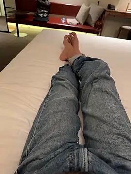 HenryLee1983-cums online show from November 13, 2025, 10:41 am