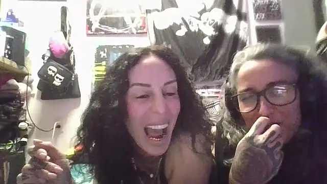 inkdhollow1 online show from April 23, 2026, 4:41 am