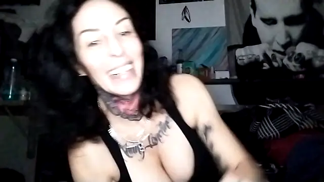 inkdhollow1 online show from October 8, 2025, 9:11 am