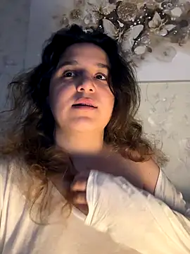 Luisaa rosee online show from October 10, 2025, 3:46 pm